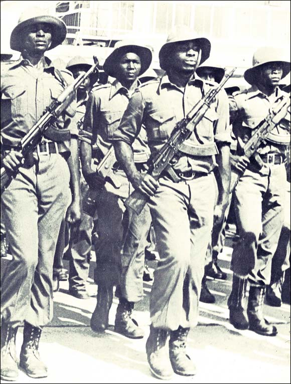 FPLM soldiers marching