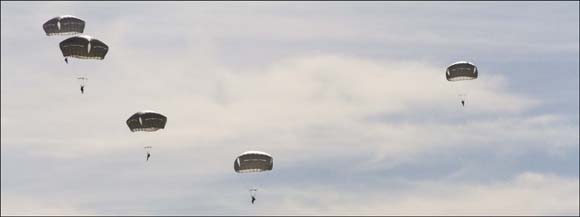 US paratroopers