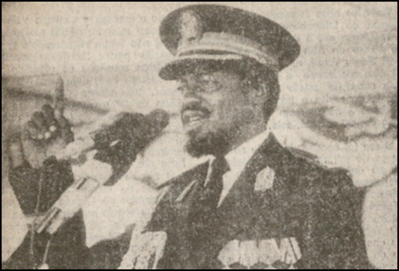 Chissano in uniform