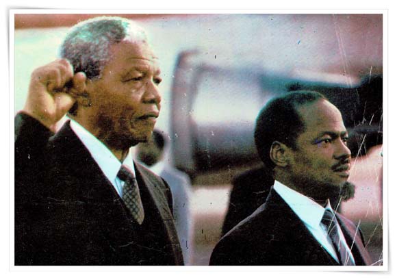 Nelson Mandela and Joaquim Chissano, July 1990