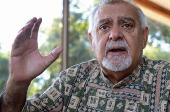 Calane da Silva, gesticulando com mão